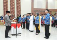 Gubernur Anwar sumpah ASN