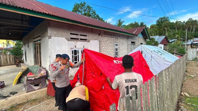 Brimob Dirikan Tenda Darurat Buol