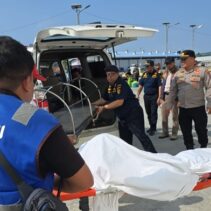 Polresta Banggai evakuasi penumpang tewas KM Tilong Kabila